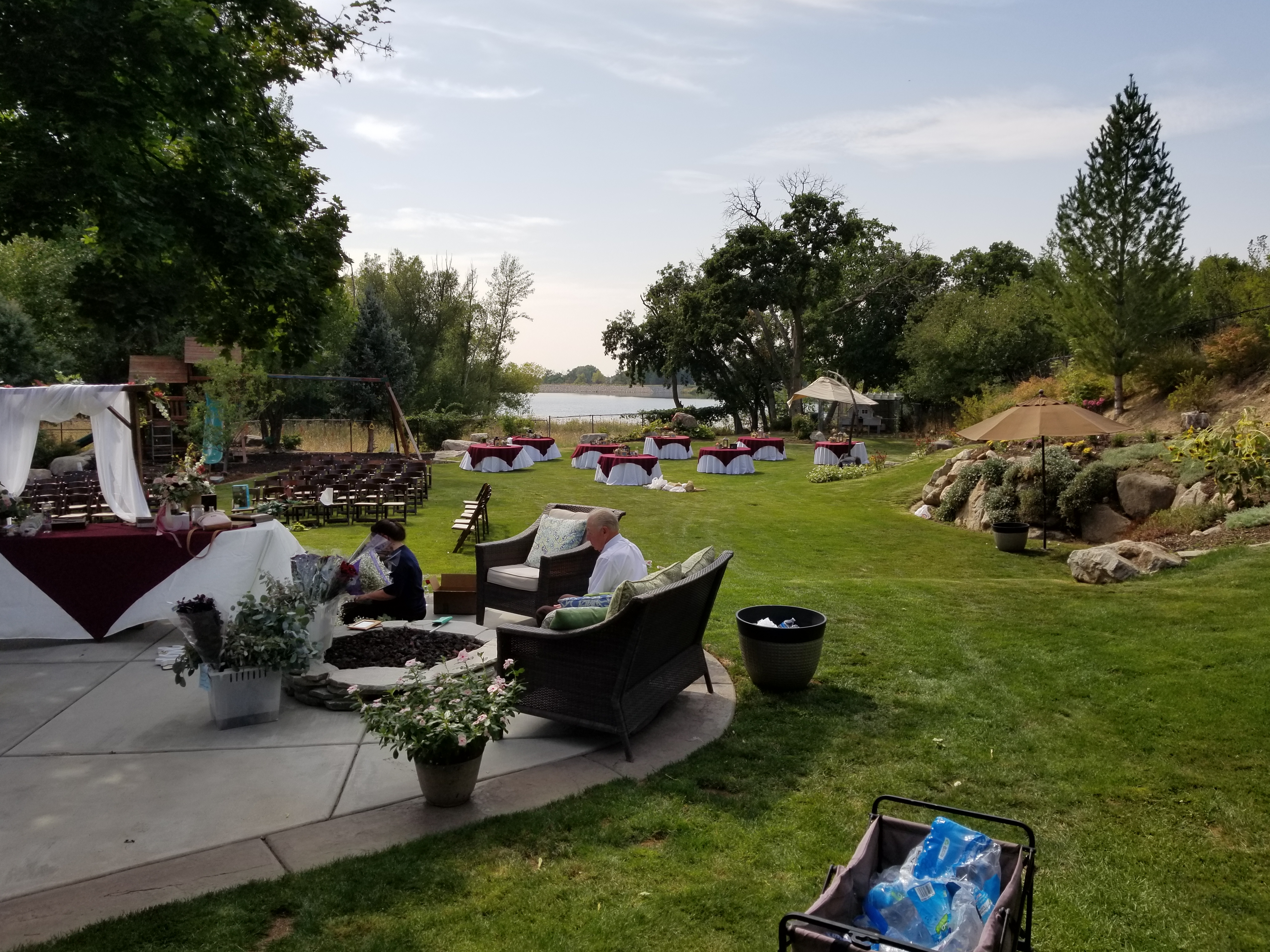 Lakeside lawn at Petal and Pond